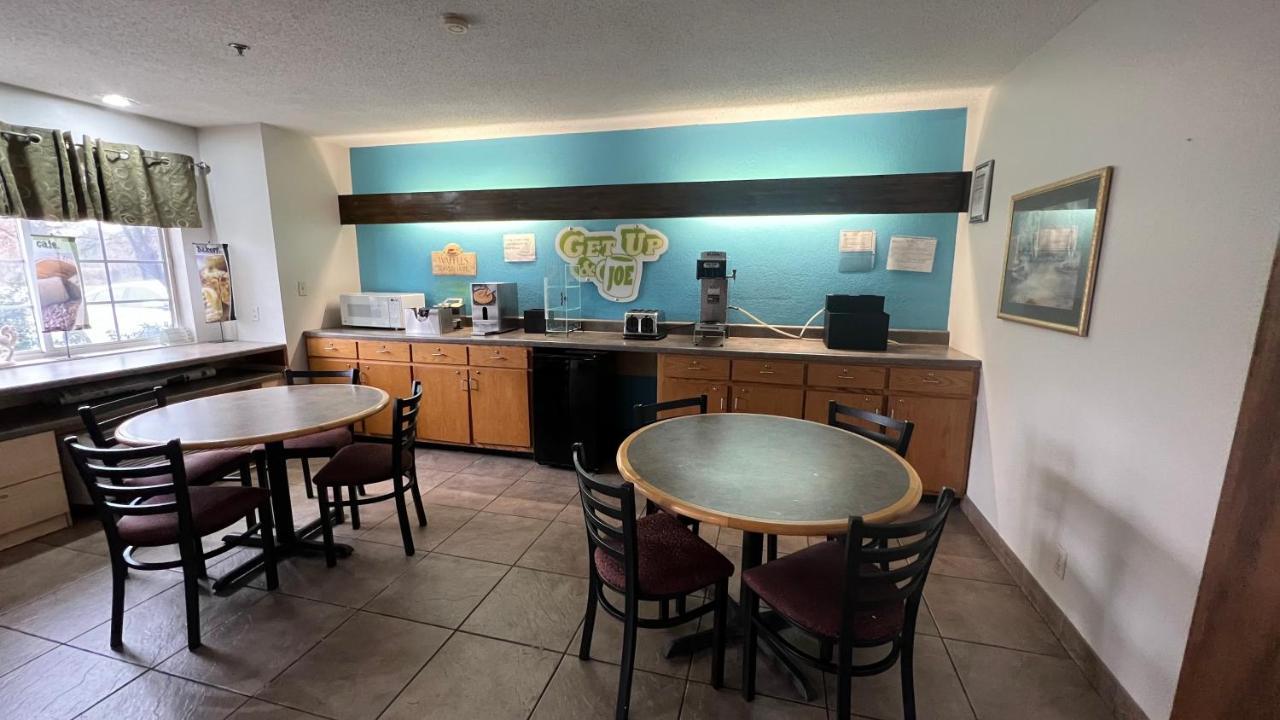 America'S Best Value Inn And Suites - Джаксън Екстериор снимка